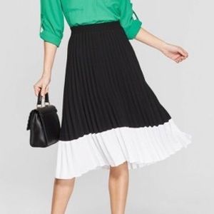 A New Day black pleated midi skirt size Medium